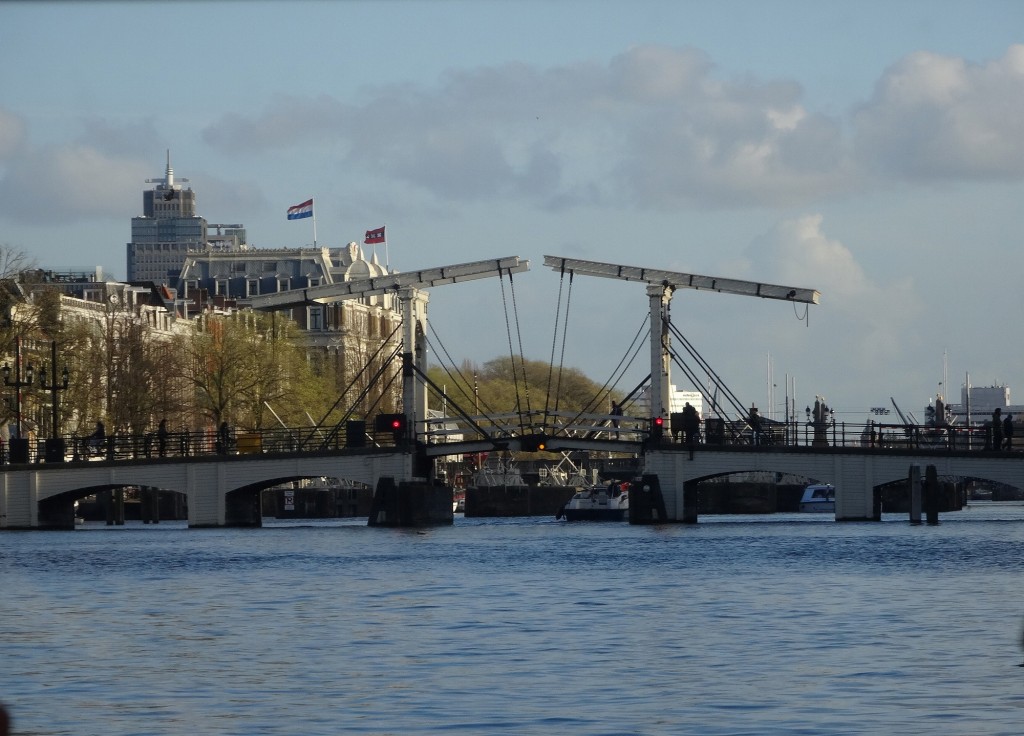 2-2オランダ　アムステルダム　マヘレの跳ね橋